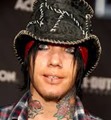 DJ Ashba – guitarra