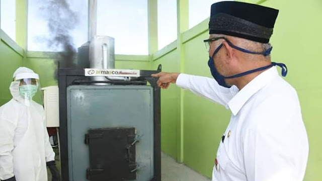 Wali Kota Padang Terima Bantuan Incinerator Untuk RSUD Rasidin.