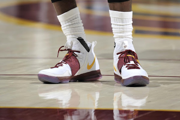 LeBron James Wears Shoe 50 as Cavs Grab Their 50th Win