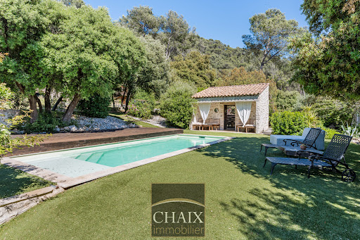 Villa with pool and terrace 4