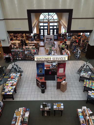 Book Store «Barnes & Noble», reviews and photos, 4015 Medina Rd, Akron, OH 44333, USA