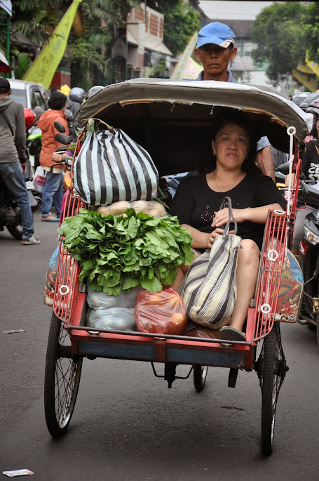 YOGYAKARTA: CURSO DE BAHASA, MALIOBORO Y PASAR BERINGHARJO - Java Y Lombok 2014 (1)