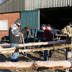 Boerenbruiloft Barlo - Bomen schillen en bouwen boerderij