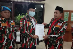 Ketua LMP MADA Jabar Menyerahkan Surat Keputusan (SK) Markas Cabang Kabupaten Cianjur