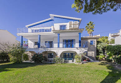 House with pool and garden 2