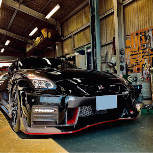 NISSAN GT-R