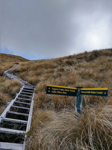 Lake Dive Hut and Upper Lake Dive Track