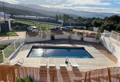 Appartement contemporain avec terrasse et piscine 3