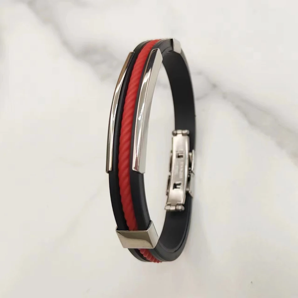 Pulsera deportiva multicolor de silicona y acero inoxidable para actividad física, cómoda y duradera.