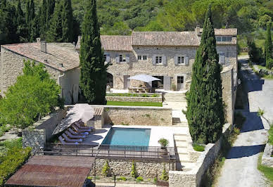 Maison avec piscine et jardin 3