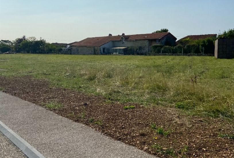  Vente Terrain + Maison - Terrain : 812m² - Maison : 100m² à Fontclaireau (16230) 