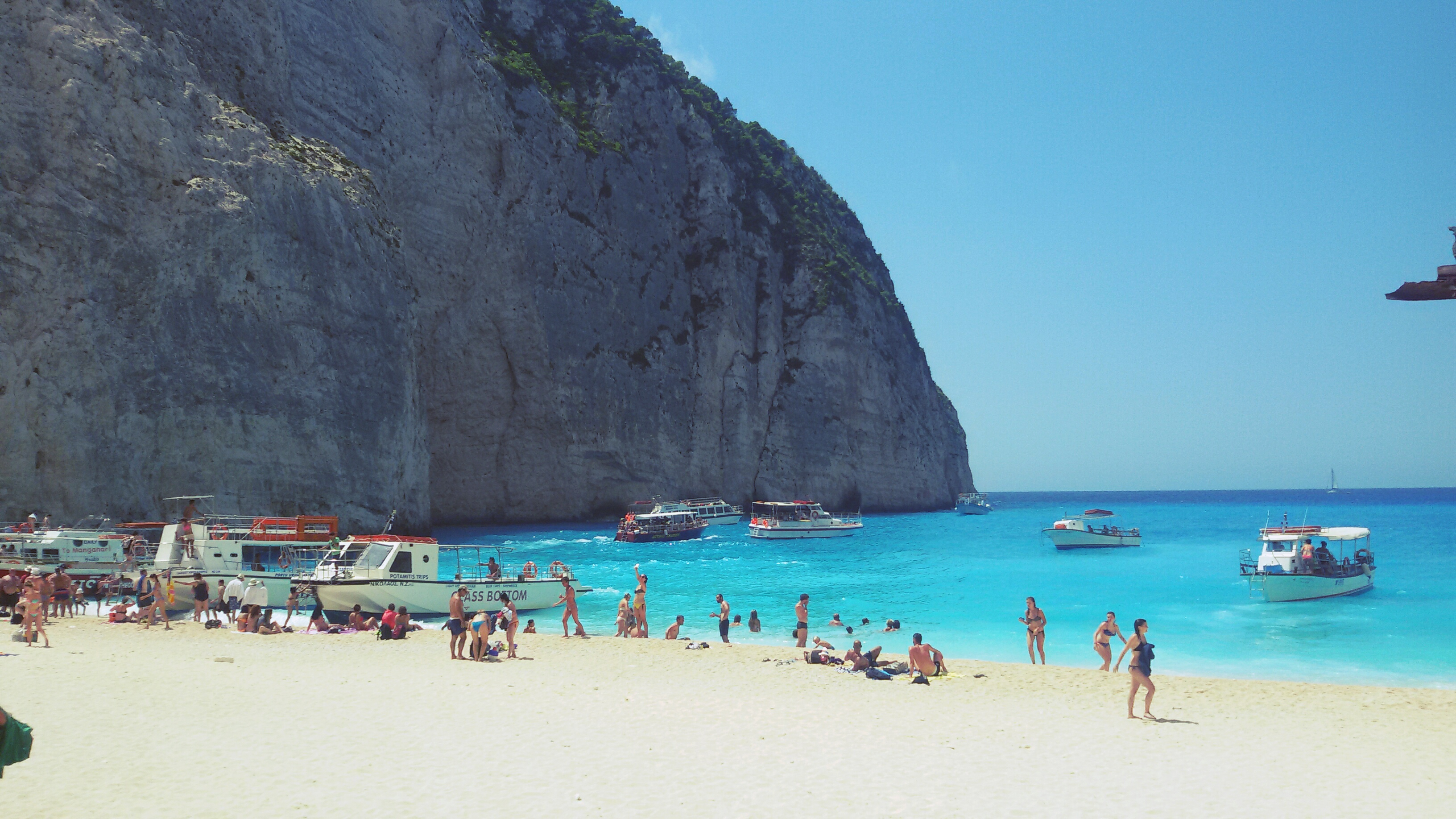 Spiaggia del relitto.  di matteo_garavaglia