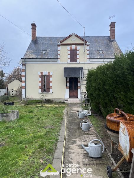 Vente maison 5 pièces 120 m² à Thénioux (18100), 88 000 €