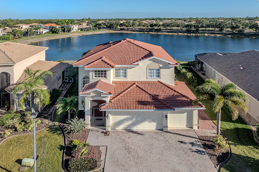 Maison avec piscine et jardin 1