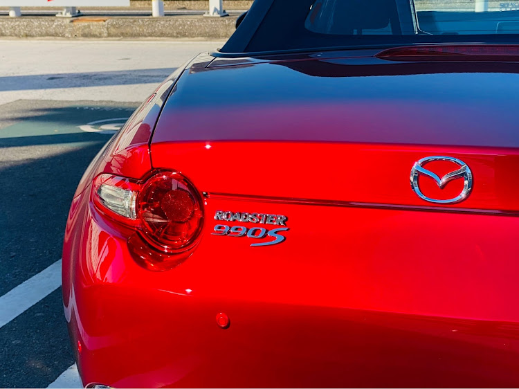 ロードスターの光り物にこだわる・990Sに関するカスタム事例の投稿画像3枚目