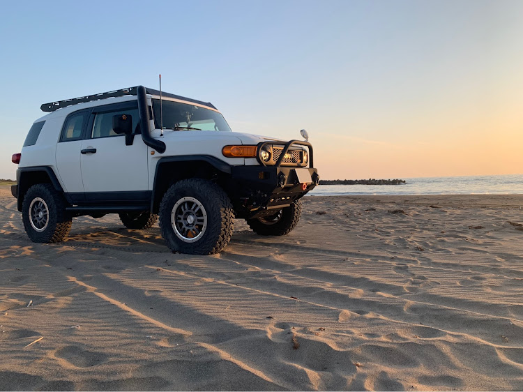 FJクルーザーのFJクルーザー・GSJ15W・fjcruiser・サンセットビーチに関するカスタム事例の投稿画像1枚目