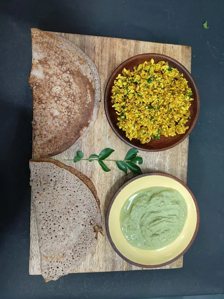 Chicken Bhurji With Ragi Multigrain-dosa