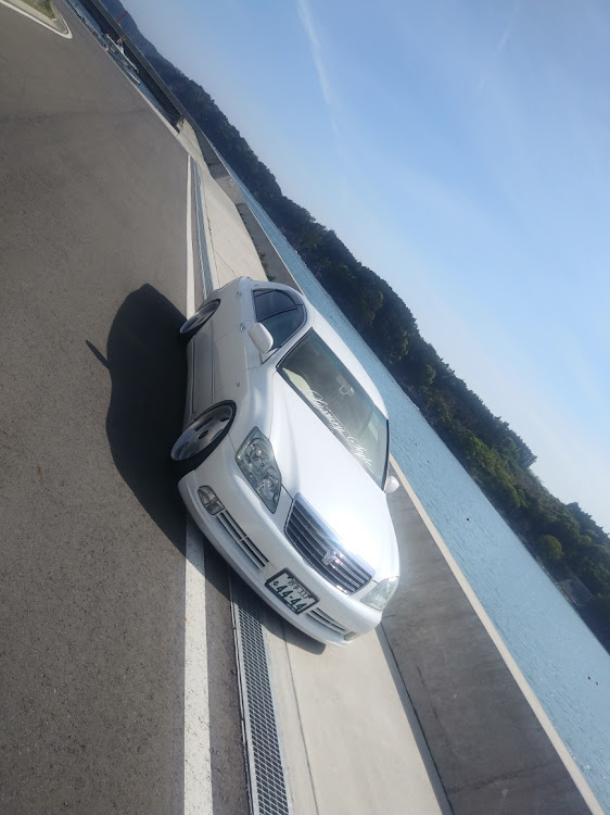 クラウンロイヤルの海・シャコタカ・車高短にしたい・キャリパー塗装に関するカスタム事例の投稿画像2枚目