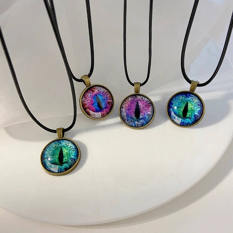 Eenvoudige Wax Thread Devil's Eye Sweater Chain Retro Punk Time Gemstone Eye Ketting – een opvallende accessoire voor je outfit.