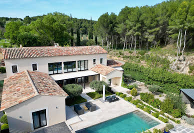 Maison avec piscine et terrasse 9