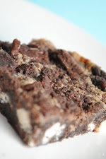 Thin Mint Magic Cookie Bars was pinched from <a href="http://www.somethingswanky.com/thin-mint-magic-cookie-bars/" target="_blank">www.somethingswanky.com.</a>