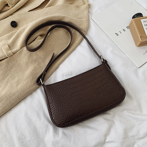 Title 6, All-match retro shoulder bag. A classic design ...