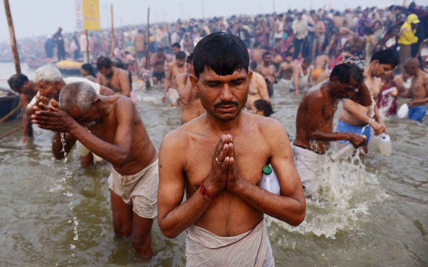 Blue sky India-Kumbh-Mela-p_2450883k.jpg