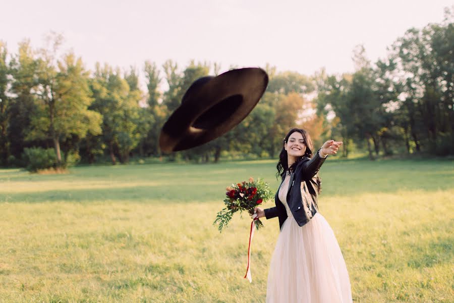 Fotógrafo de bodas Olya Klimuk (olgaklimuk). Foto del 18 de enero 2019