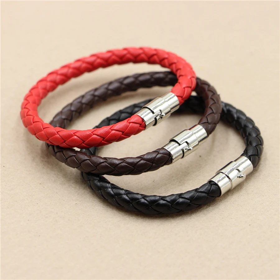 Bracelet couple homme en cuir tressé avec fermoir magnétique, un accessoire élégant et durable pour hommes et femmes.