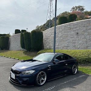 M4 クーペ F82