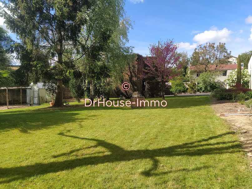 Vente terrain  925 m² à Montaigu (85600), 156 900 €