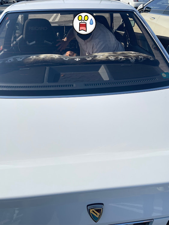 スカイラインのネオクラミーティング・スカイライン・R31・ワイワイガヤガヤ・ダメだこりゃに関するカスタム事例の投稿画像12枚目