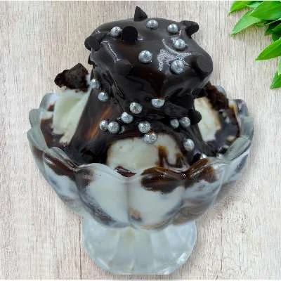 Hot Chocolate Fudge Sundae F