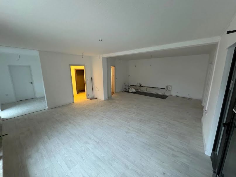 Location  appartement 3 pièces 83 m² à Niederroedern (67470), 750 €