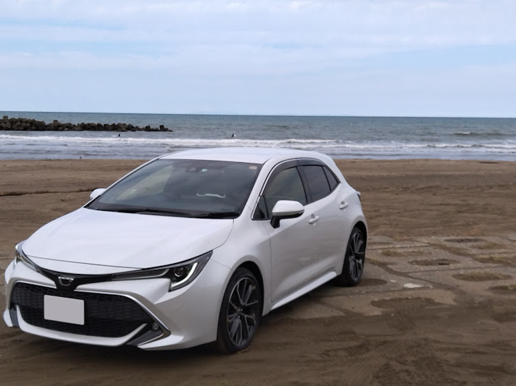 カローラスポーツのカロスポ・クルマ好きと繋がりたい・ぼっちドライブ・海と愛車・刺身定食うましに関するカスタム事例の投稿画像1枚目