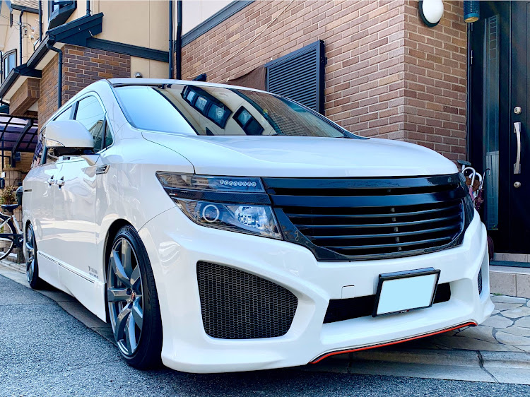 エルグランドの平日洗車活動・今はガマンの時。・子供たちも自粛中に関するカスタム事例の投稿画像1枚目