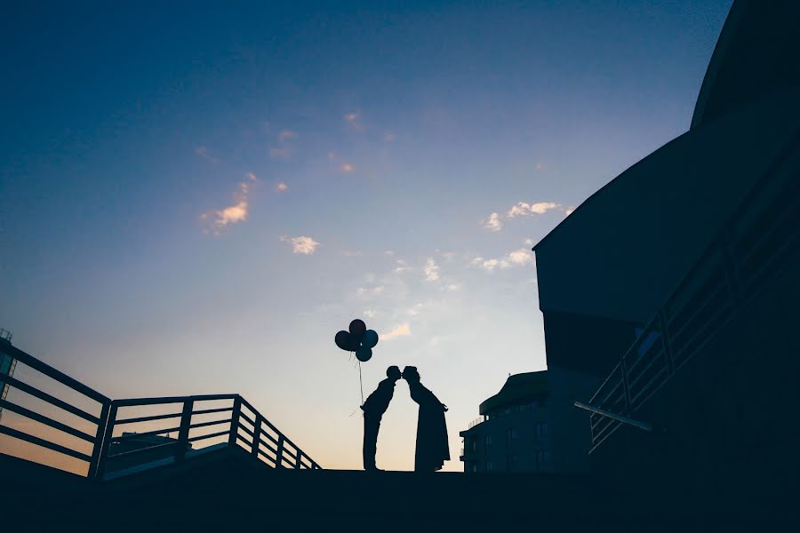 Fotógrafo de casamento Katerina Krasikova (supermariophoto). Foto de 4 de agosto 2016