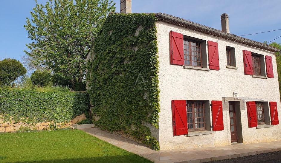 Vente maison 4 pièces 103 m² à Chazelles (16380), 153 000 €