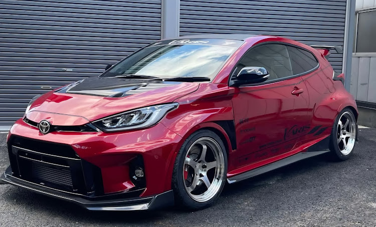 GRヤリスの春畑道哉・VARIS・フロントフェンダー・オートサロン2025・一眼レフに関するカスタム事例の投稿画像2枚目