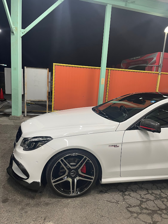 Eクラス クーペの横顔・メルセデスベンツ・洗車に関するカスタム事例の投稿画像1枚目