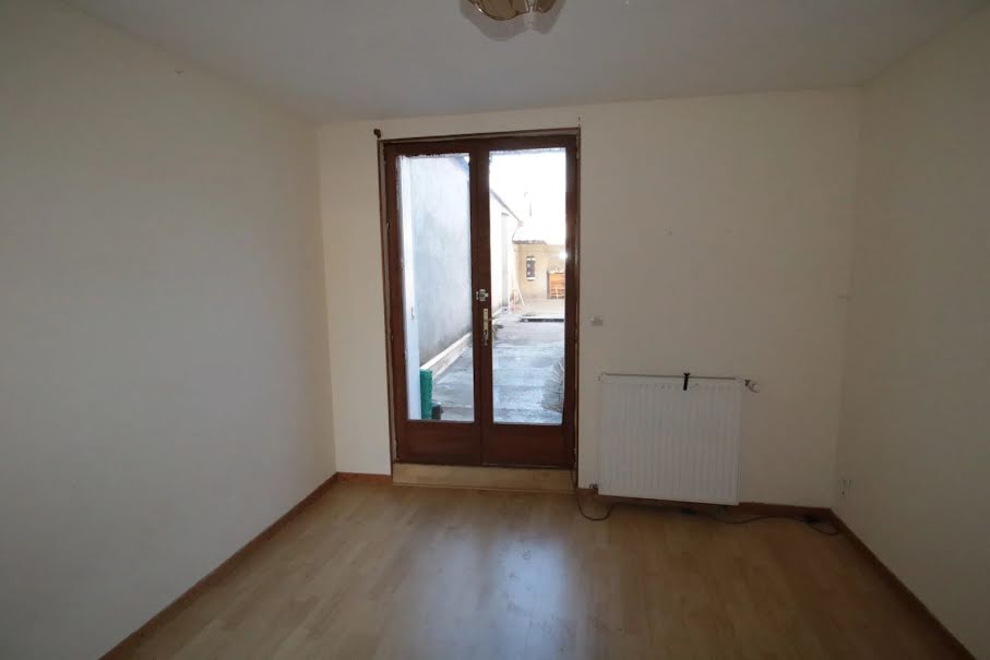 Location  appartement 2 pièces 36 m² à Auxonne (21130), 470 €
