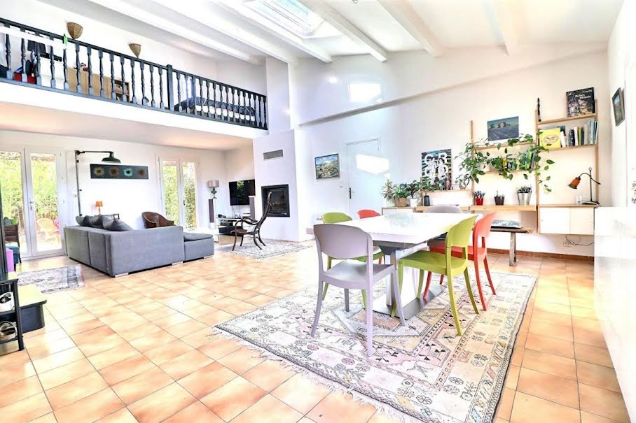 Vente villa 4 pièces 123 m² à Saint-Maximin-la-Sainte-Baume (83470), 459 000 €