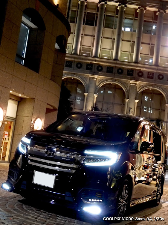 ステップワゴンのイタリア街・レオニス・nikon・無限エアロ・汐留イタリア街に関するカスタム事例の投稿画像19枚目