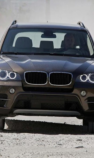 BMW X5M과 배경 화면