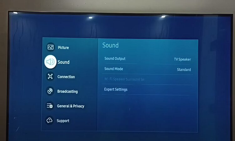 samsung tv volume loud when turned on 