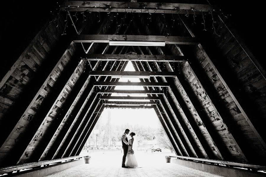 Fotografo di matrimoni Svetlana Puzikova (puzikova). Foto del 19 giugno 2017