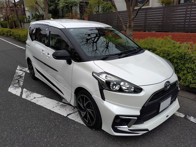 シエンタのちょっと涼しい😄・いつものスーパー駐車場・明後日から仕事に関するカスタム事例の投稿画像3枚目
