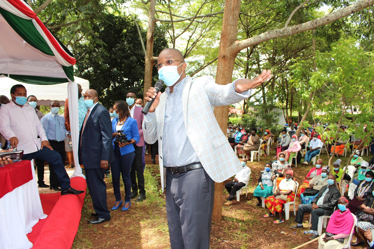 Murang'a governor Mwangi wa Iria addressing beneficiaries of the County Scholarship programme dubbed Nyota Zetu programme on Monday at the County headquarters.