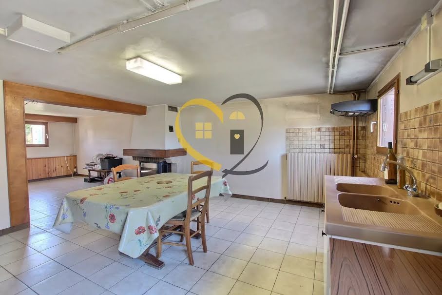 Vente maison 4 pièces 95 m² à Bourges (18000), 108 000 €