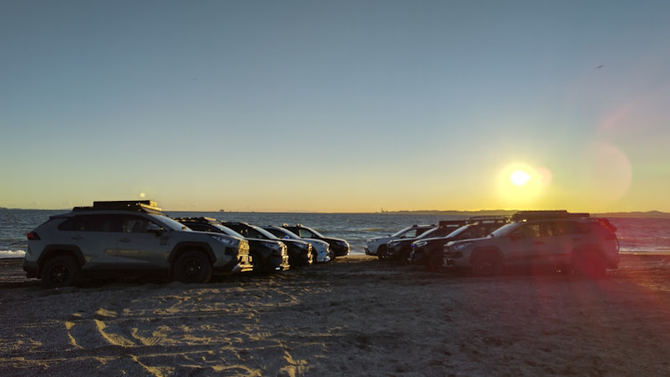 RAV4の黒赤オフパケ・rav4のある生活・キャプテンミミちゃん・バロンくん可愛い・富津海岸に関するカスタム事例の投稿画像8枚目